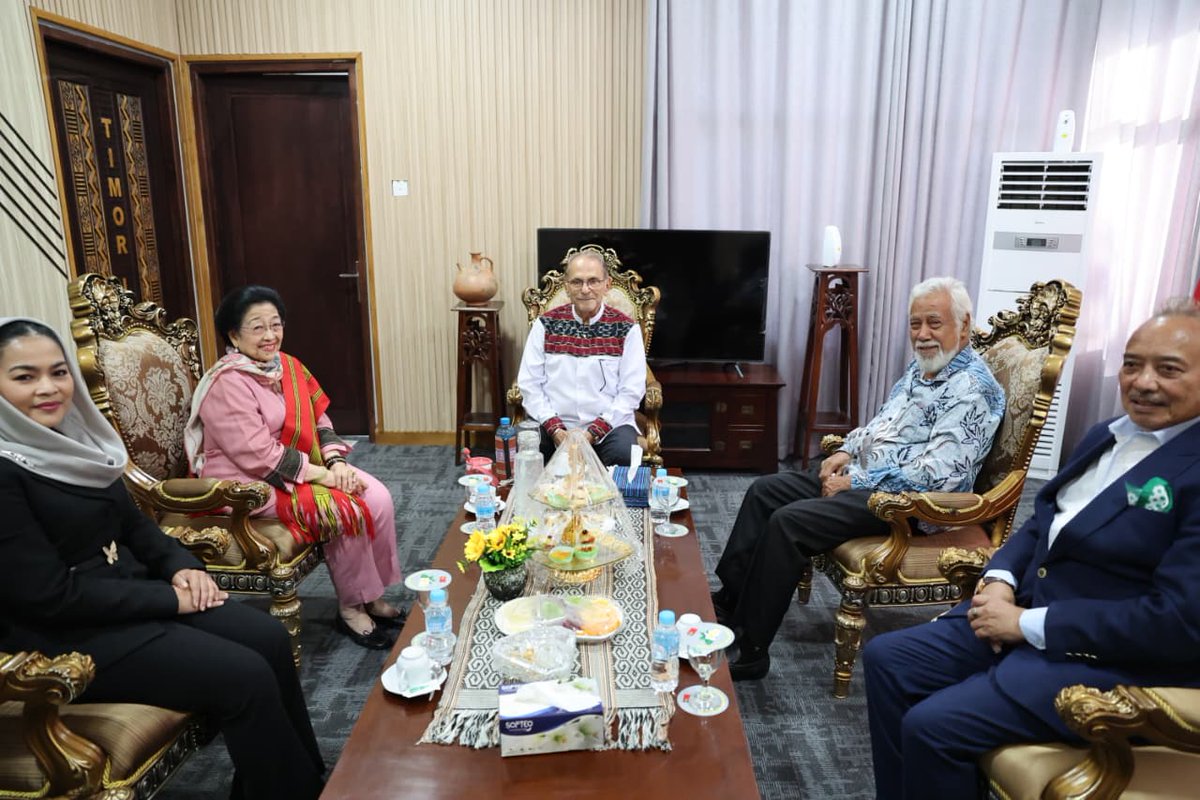 GunRomli's tweet photo. Selama kunjungannya, Ibu Megawati dijadwalkan mengadakan pertemuan bilateral dengan Presiden Jose Ramos-Horta serta Perdana Menteri Xanana Gusmao. Rangkaian lawatan ini juga diisi dengan kunjungan ke situs bersejarah.

"Ibu Megawati menerima penghargaan ini atas jasanya membuka peta jalan menuju rekonsiliasi antara Indonesia dan Timor Leste, tatkala pada 20 Mei 2002, sebagai Presiden Republik Indonesia, beliau mengunjungi Timor Leste untuk menghadiri peringatan hari kemerdekaan Timor Leste," kata Sekretaris Jenderal PDI Perjuangan, Hasto Kristiyanto, dalam keterangannya kepada media massa pada Kamis (4/6/2026).

Foto: Monang Sinaga