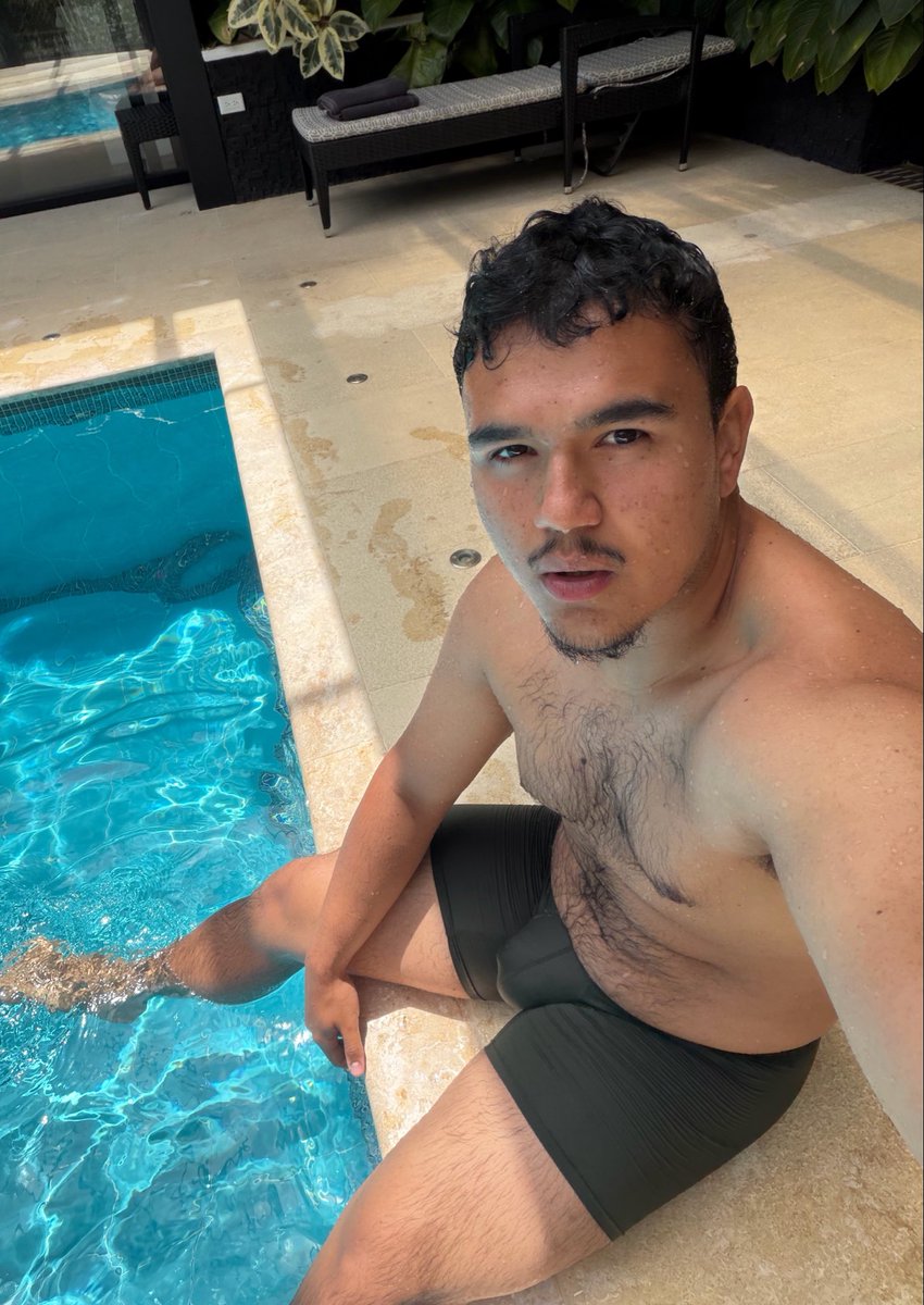 bigboylatino2's tweet photo. Piscina 😍 https://t.co/qWhJu2chYt