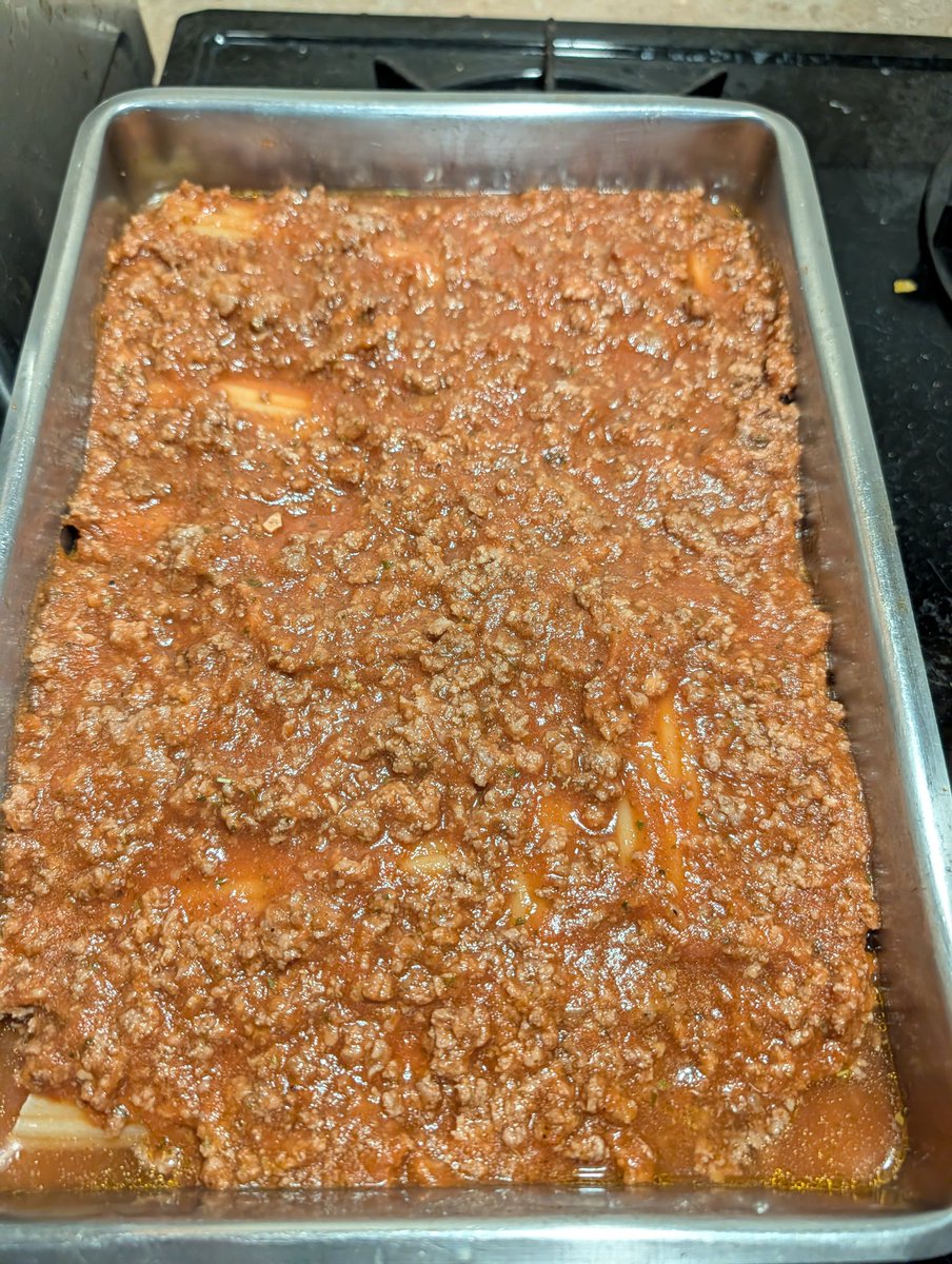 Momma_JJ's tweet photo. Trying a new dish Manicotti bake! Will post the finished product in about an hour has to cook for a total of 40 minutes!! #wannabechef #homecook #newrecipes https://t.co/JQHwHvFrev