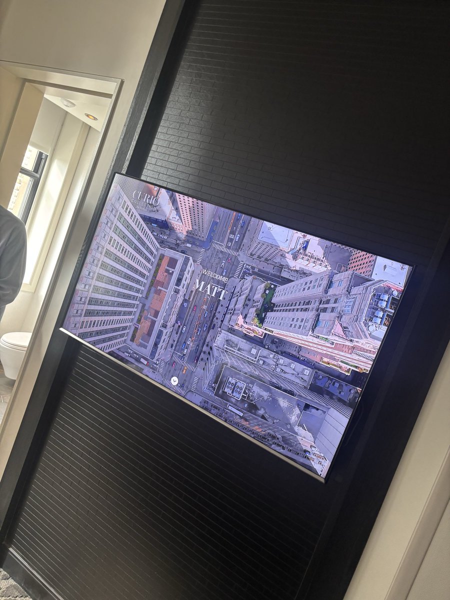 tyforurservice's tweet photo. Work staycation at the London house https://t.co/TPGFFnJQAt