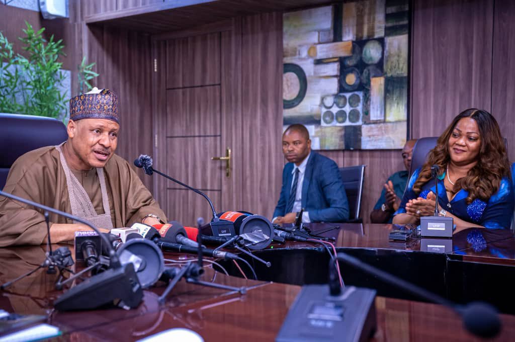Ahmad_Gogel's tweet photo. The Federal Government is intensifying efforts to ensure every Nigerian is enrolled in the national digital identity system.

Minister of Information Mohammed Idris reaffirmed the commitment while meeting with NIMC DG Abisoye Coker-Odusote, stressing that a reliable digital identity system is key to good governance, economic planning, digital transformation, and the Renewed Hope Agenda.

With over 136 million Nigerians already enrolled, the government is expanding registration nationwide through stronger collaboration with NIMC and NOA to reach every community and ensure no citizen is left behind.