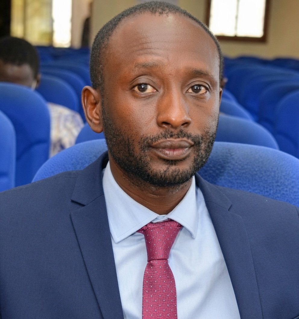 Rassoul__ly's tweet photo. 📌 Le Professeur Sidi Alpha Ndiaye intègre le cabinet du Président de l’Assemblée Nationale Ousmane SONKO 🇸🇳 👏🏼❤️ https://t.co/l86C7G2rYD