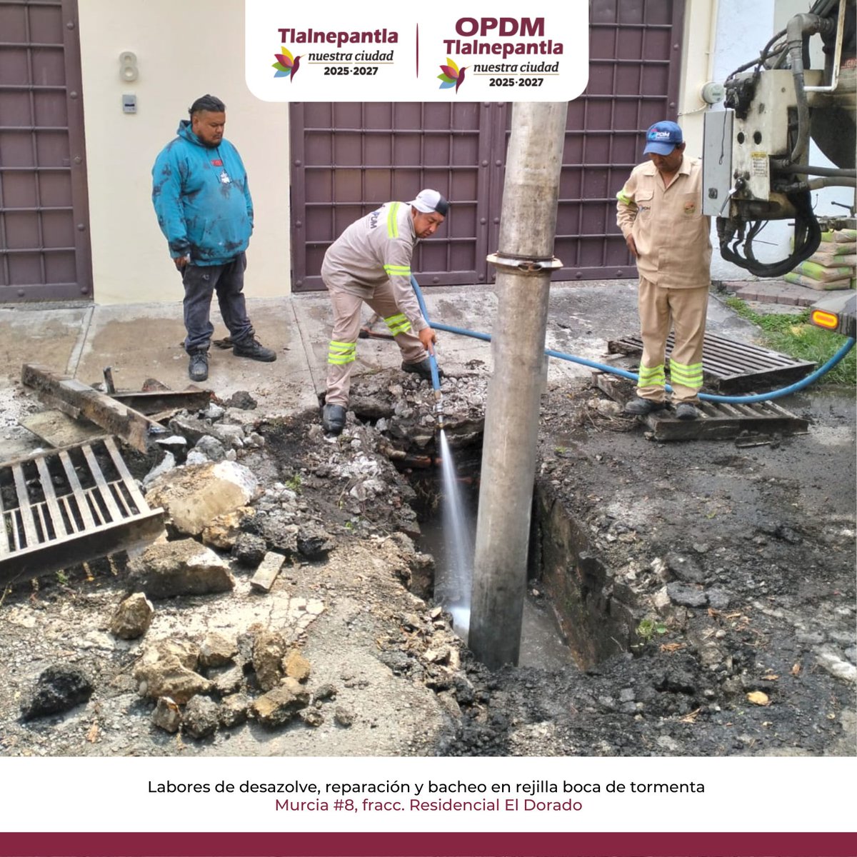 OPDM_Tlalne's tweet photo. A través de nuestro equipo operativo llevamos a cabo trabajos de desazolve, reparación y bacheo en una rejilla boca de tormenta en el fracc. Residencial El Dorado.

📍C. Murcia #8. 

#Tlalnepantla. https://t.co/AKUfJmSA0m