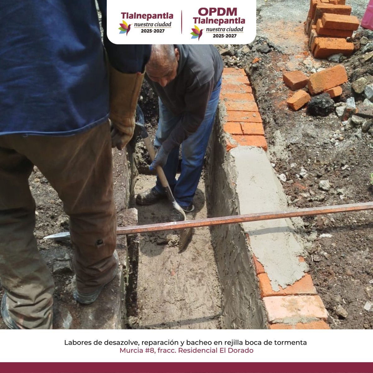 OPDM_Tlalne's tweet photo. A través de nuestro equipo operativo llevamos a cabo trabajos de desazolve, reparación y bacheo en una rejilla boca de tormenta en el fracc. Residencial El Dorado.

📍C. Murcia #8. 

#Tlalnepantla. https://t.co/AKUfJmSA0m