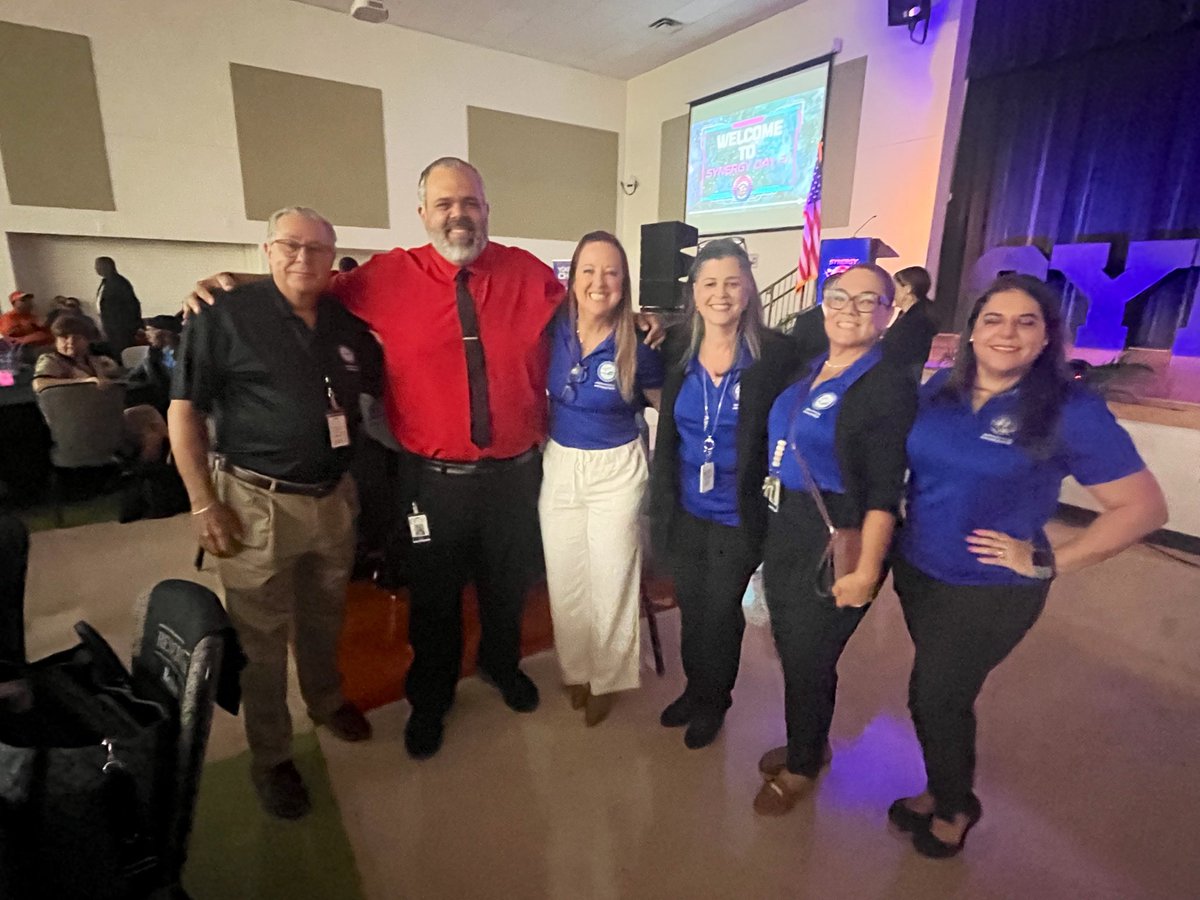 iLearnMDCPS's tweet photo. Great collaboration today with our @MDCPS school leaders! We spent time exploring Google Classroom analytics and virtual visitation tools. Using real data to guide our strategies means better outcomes for every student. @SuptDotres #YourBestChoiceMDCPS https://t.co/uVb9xMeQ4a