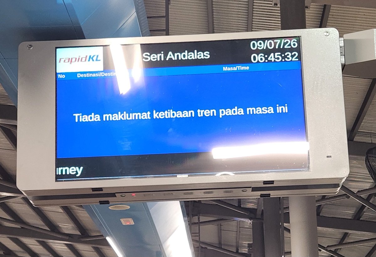 ck_moorthy's tweet photo. Hi Rapid.. just few days of activation and yet started to have such issues and we passenger getting no info. Please try to fix it soon. Its not the first time having this issue and the screen at lower floor also flickering. 
@myrapidkl https://t.co/0pG57Q2q78