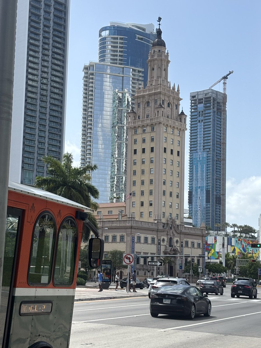 KarenBarhamW12's tweet photo. #England in Miami &amp; interested in history, architecture &amp; football - visit the FreedomTower inc @FIFAWC exhibition @WeAreFreeLions @EnglandBlock109 @England https://t.co/p4Li3eu4hy