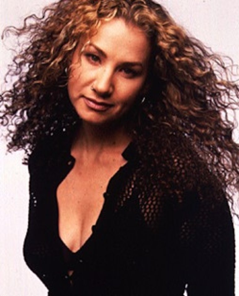 ErasRock's tweet photo. #HappyBirthday Joan Osborne (1962-)
Cantautora estadounidense, artista de  rock, pop, soul, R&amp;B, blues y country. https://t.co/rnUzl0nYsp