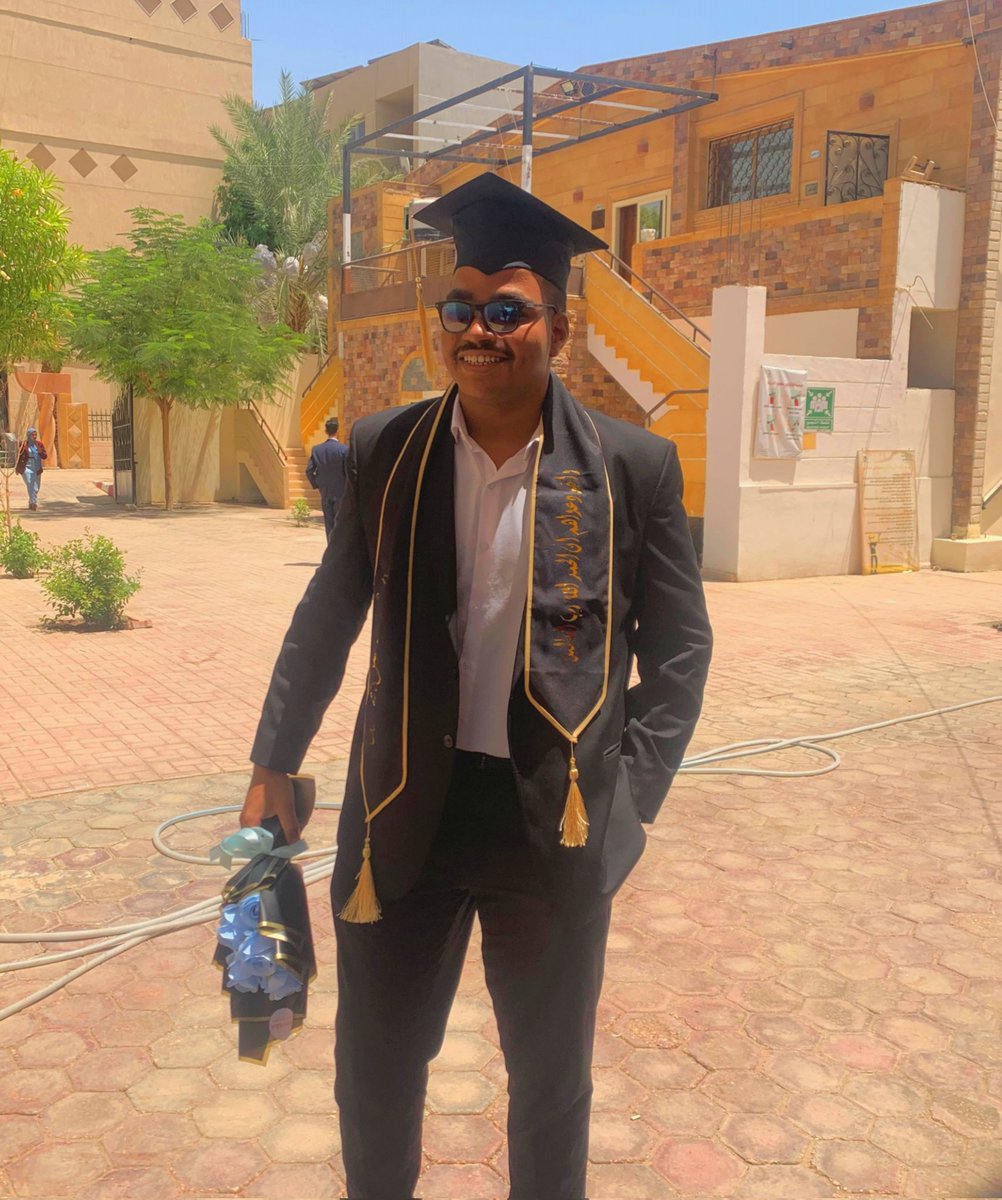 M7assan74's tweet photo. رسميا:
 تم انضمامى ل جروب العواطلية🎓✨ https://t.co/tWudY2tQ0l