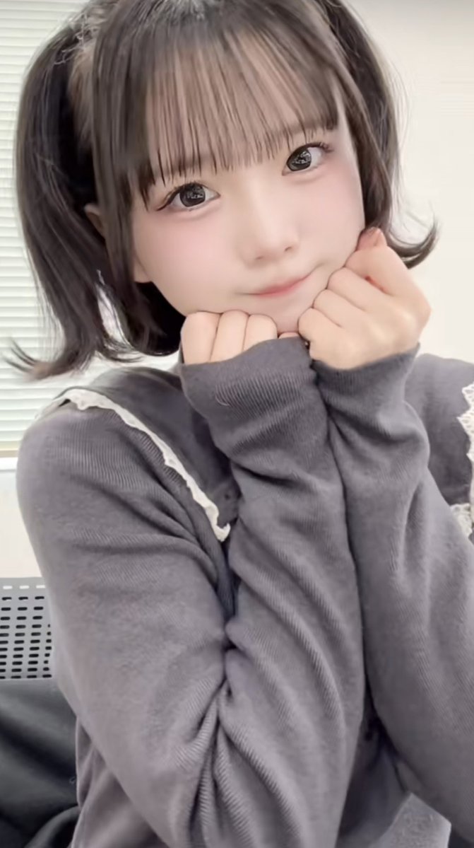 MIYA_ice_icol's tweet photo. ずっと安静にしてたつもりなのに37.9度まで熱が上がってしまいました。どーもこんにちはみやです。

体が熱いので、あいすちゃんを見て癒されて、冷えたいと思います。 https://t.co/fdWYDKGYo4
