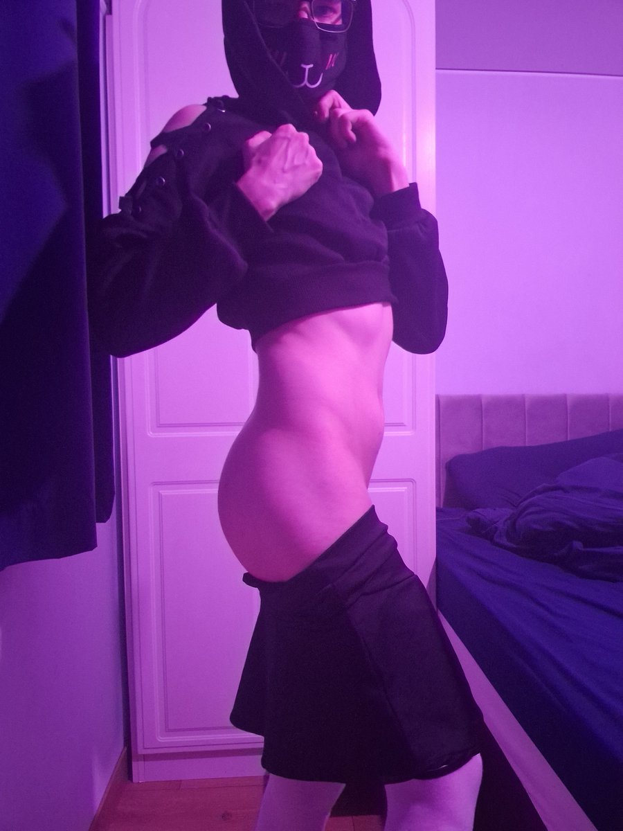 Misty_Wolfy's tweet photo. Pretty happy with my tummy at the minute :3 https://t.co/21PIOmVWWi