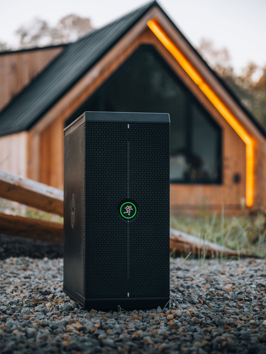 MackieGear's tweet photo. ThumpSub GO is ultra portable, so you can drop the bass anywhere.

Carry it like a briefcase, set it up vertically, or place it under Thump GO with a speaker pole. You've got options. https://t.co/JdiZ9j9hzy