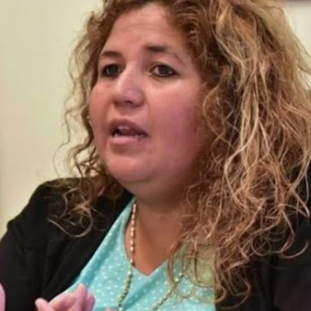 abrilcba_'s tweet photo. Esta es Leticia Huichaqueo, ex ministra de Acción Social de Chubut, fue condenada a cuatro años y ocho meses de prisión por desvío de fondos destinados a damnificados de un temporal. Pero la dejan salir los domingos para ir a misa. Es una joda la justicia. https://t.co/gAwzXXssbM
