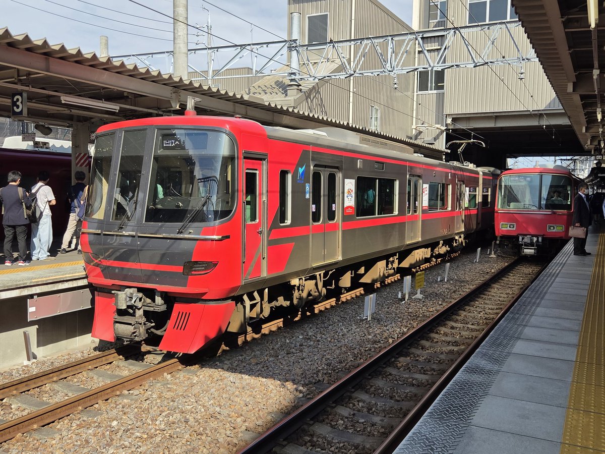 Nago9503's tweet photo. 知立駅 3番��に9502Fが停車中 https://t.co/GT3diotIQc