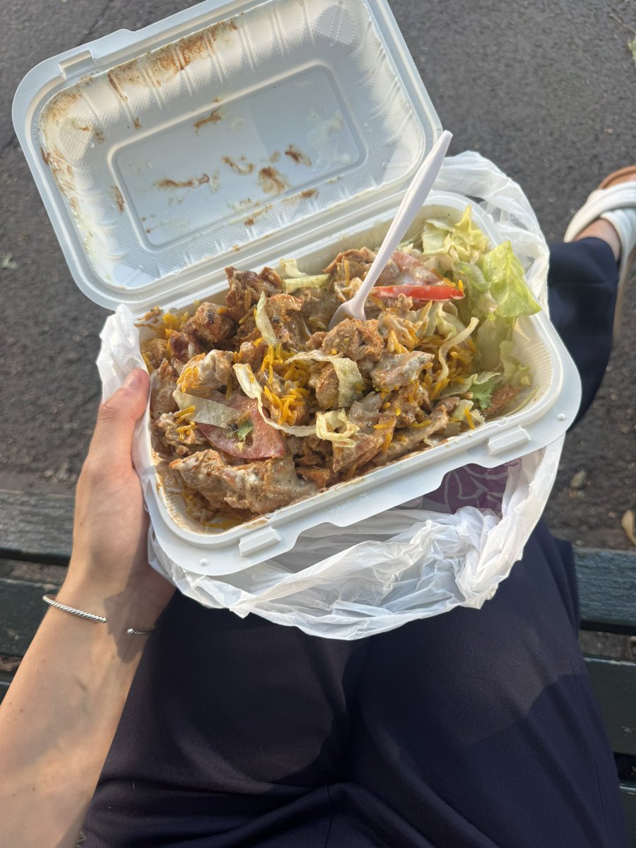 vickvinegarxx's tweet photo. Chud dinner while this couple loves each other mexicanly https://t.co/9U0nPSM3OE