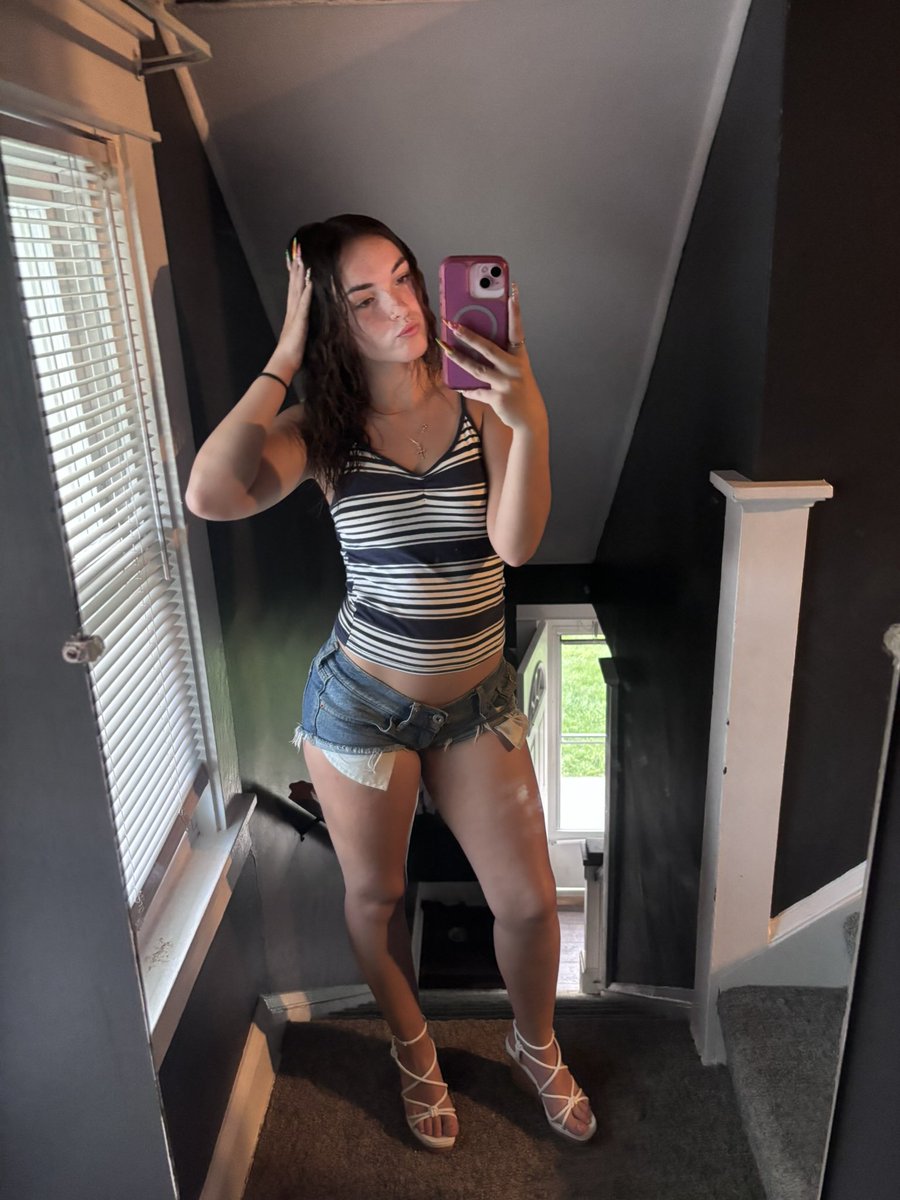 Empty4kailynn's tweet photo. dm and send for pics and sessions, i want more loser cash https://t.co/tP76PJP3bl