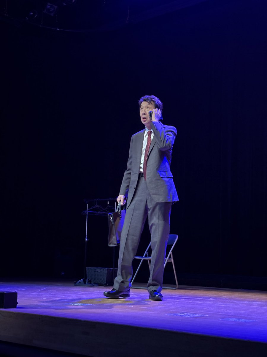 asakura_produce's tweet photo. 「ひとり芝居二本立て」
横浜演劇鑑賞協会さんの二日間三公演が、無事終わりました。
お客様の笑い声と、温かい拍手が本当にありがたい公演でした。🙇
初日の昼公演後は、お客様との交流会もあり感想を聞かせて頂いたり、質問に答えたり楽しい時間を過ごさせて頂きました。
ありがとうございます。 https://t.co/Cc5IKUVDCJ