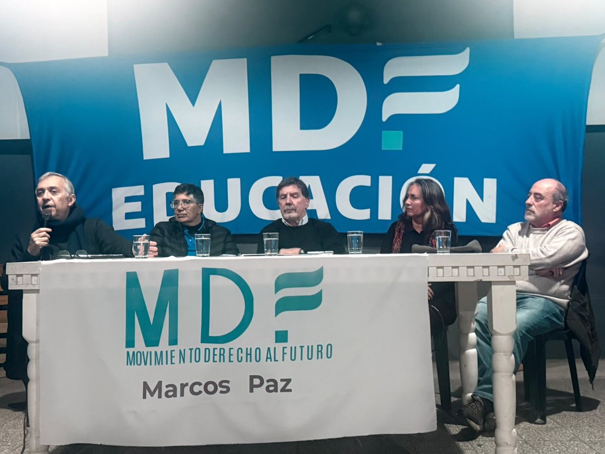 Profperonistas's tweet photo. ➡️Encuentro en📍Marcos Paz de @MDFEducacion.
La educación es la herramienta para reconstruir la patria educativa y una Argentina más justa.
➡️Con @Kicillofok organizamos la esperanza desde cada territorio, en clave federal y con la Escuela Pública💙 como bandera. @AlbertoSileoni https://t.co/F7htmtaA2r