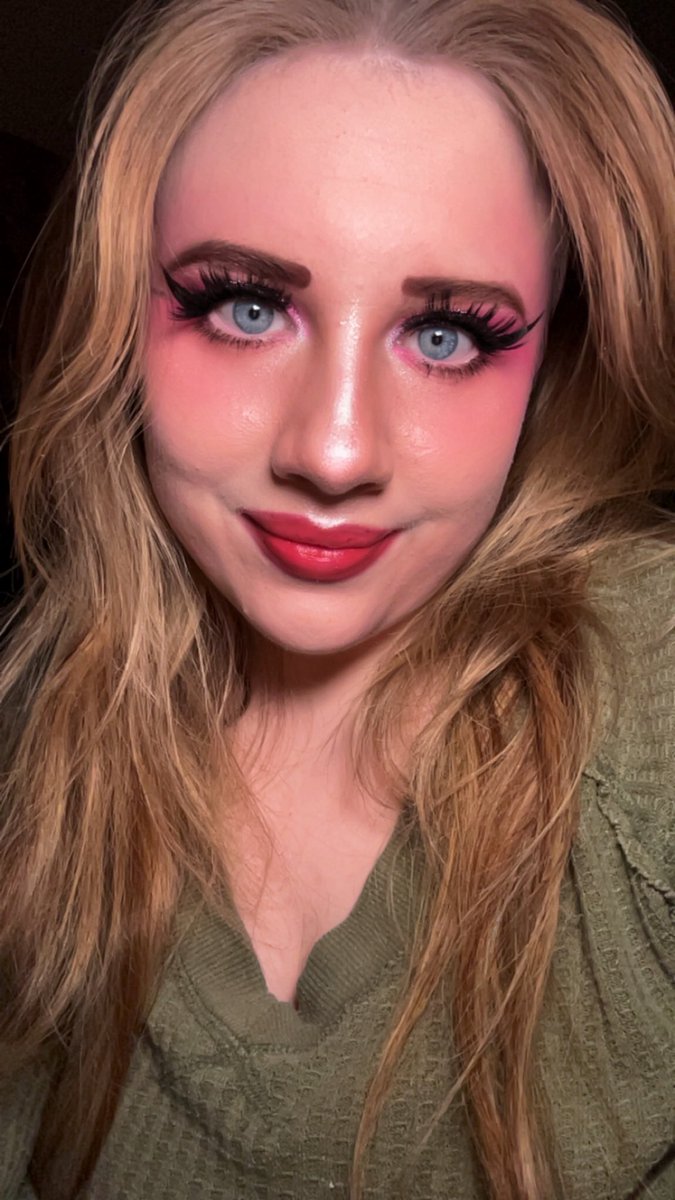 turney_sophia's tweet photo. ✨🎀”Face card never declines.”
“Caught the light.”Angel energy.”
“Pink dreams.”#Selfie #SoftGlam #MakeupLook #BlueEyes #LashGoals #PinkMakeup #Beauty #MakeupInspo #GlowUp https://t.co/ZN6ko80YPi