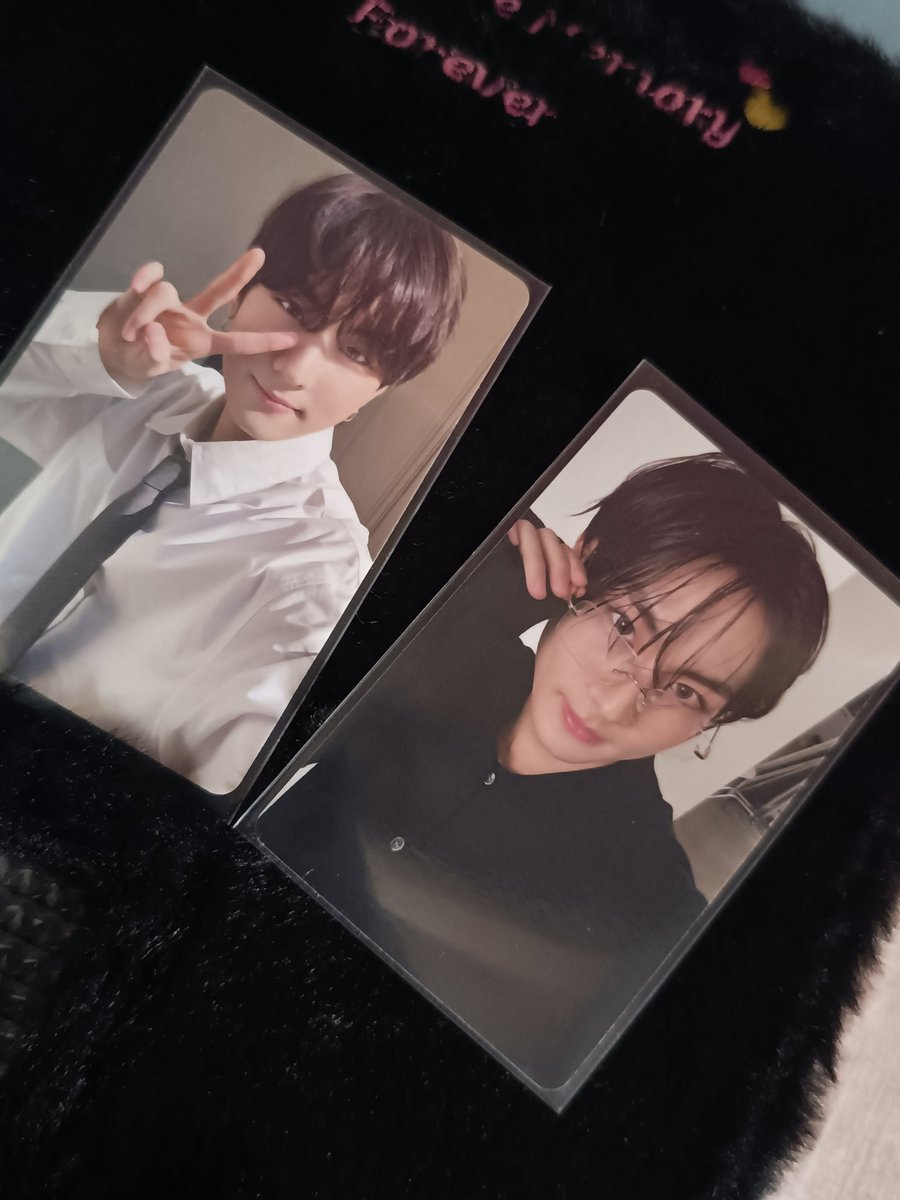 jjkeukeu's tweet photo. ENHYPEN jungwon photocard DICON Volume N°19 "tw(EN-)ty years old" 

• Price: ₱300ea (1stock(s) ea available) SET ₱ 500
• Condition: Mint/Clean condition 
• Availability: On-hand and ready to ship

#jjkeukeusellz https://t.co/aXbPG5b16F