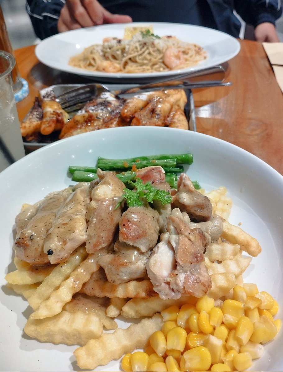 MauXdya's tweet photo. Update kehidupan masing2 biar gak depresi
Good time with a good people https://t.co/jzyzgOUJeF