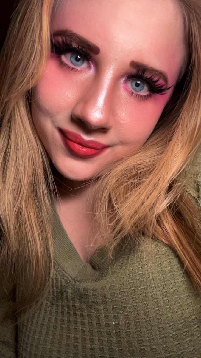 turney_sophia's tweet photo. Stars in my eyes, peace on my mind. ✨”A little sparkle goes a long way.”
“Soft moments, bold lashes.”
“Glow differently.”#Selfie #SoftGlam #MakeupLook #BlueEyes #LashGoals #PinkMakeup #Beauty #MakeupInspo #GlowUp https://t.co/04b7CX7dzD