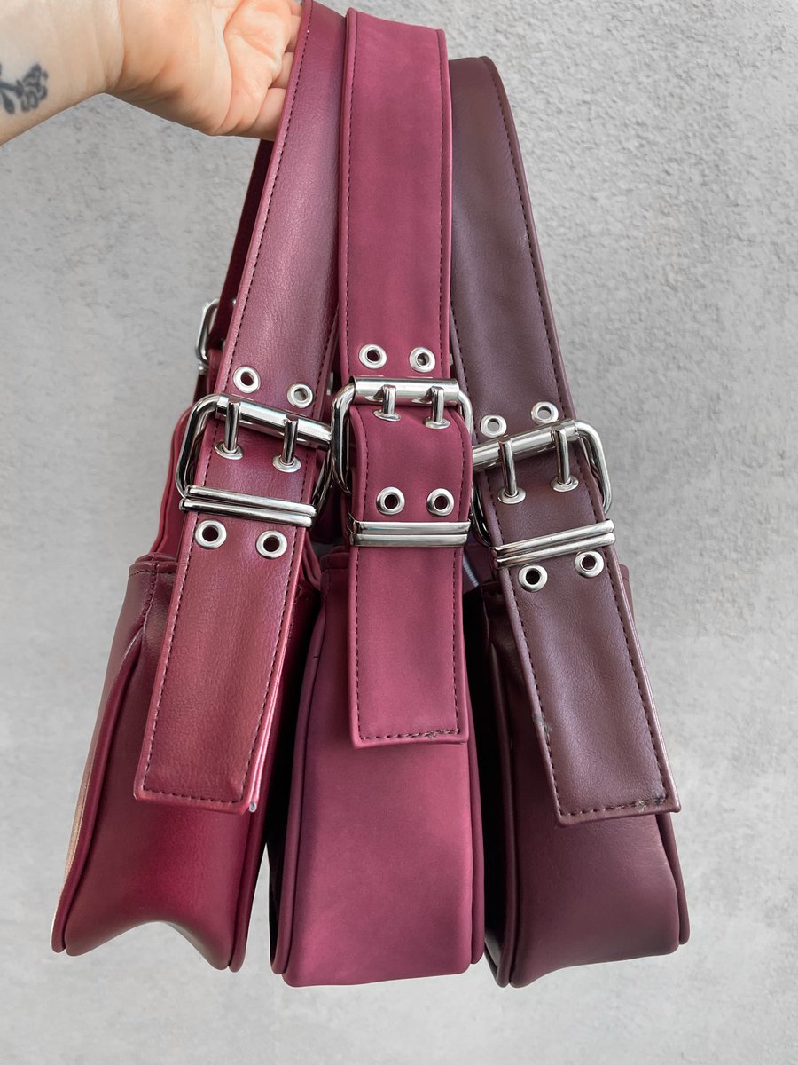leibembich's tweet photo. Ya me gasté todo el presupuesto de publicidad y siguen bajando las ventas así que empezaré a promocionar las carteras más lindas de todas por Twitter que es gratis. INSTA: @quemubags . Denme 1 like aunque sea https://t.co/qz5y4I5Bmm