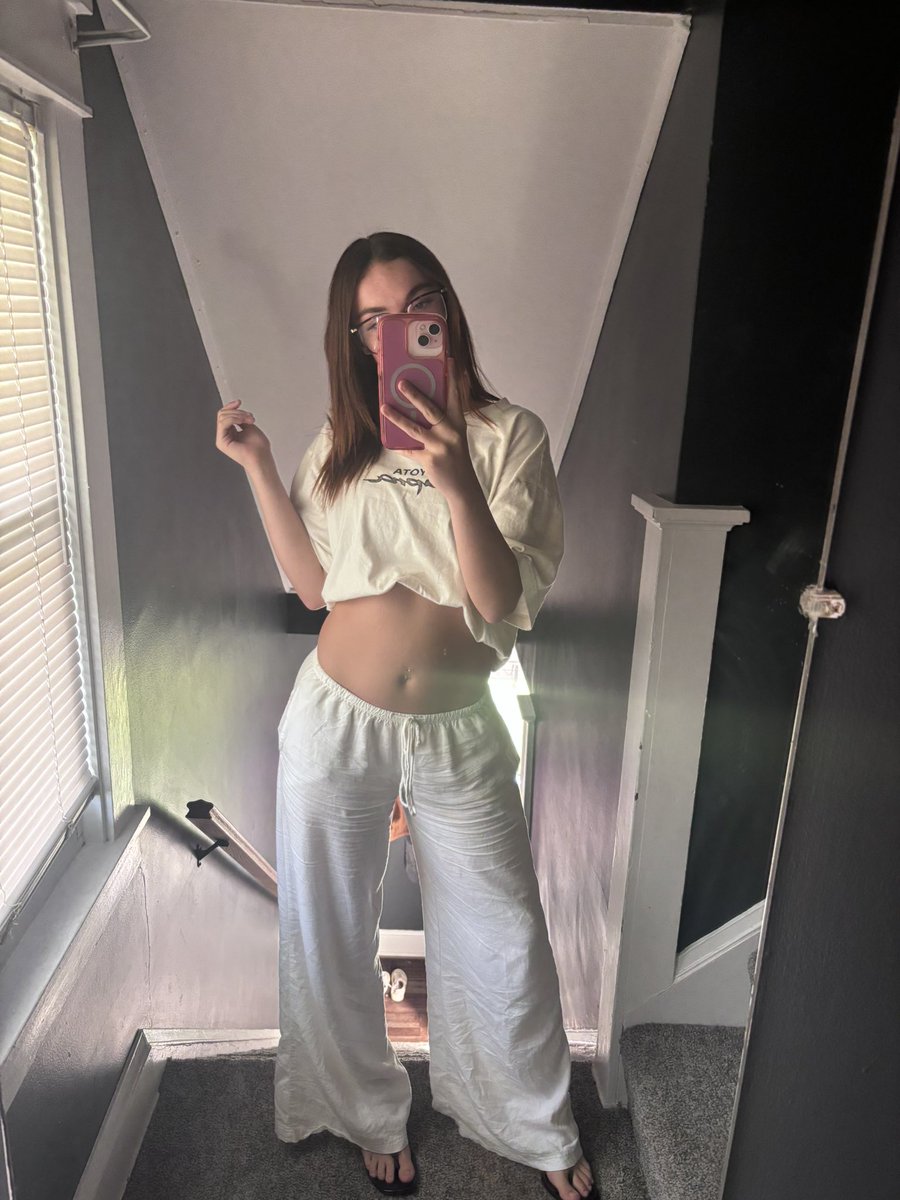Empty4kailynn's tweet photo. never easy, 0 control when it comes to me https://t.co/WKXYB3LJLa