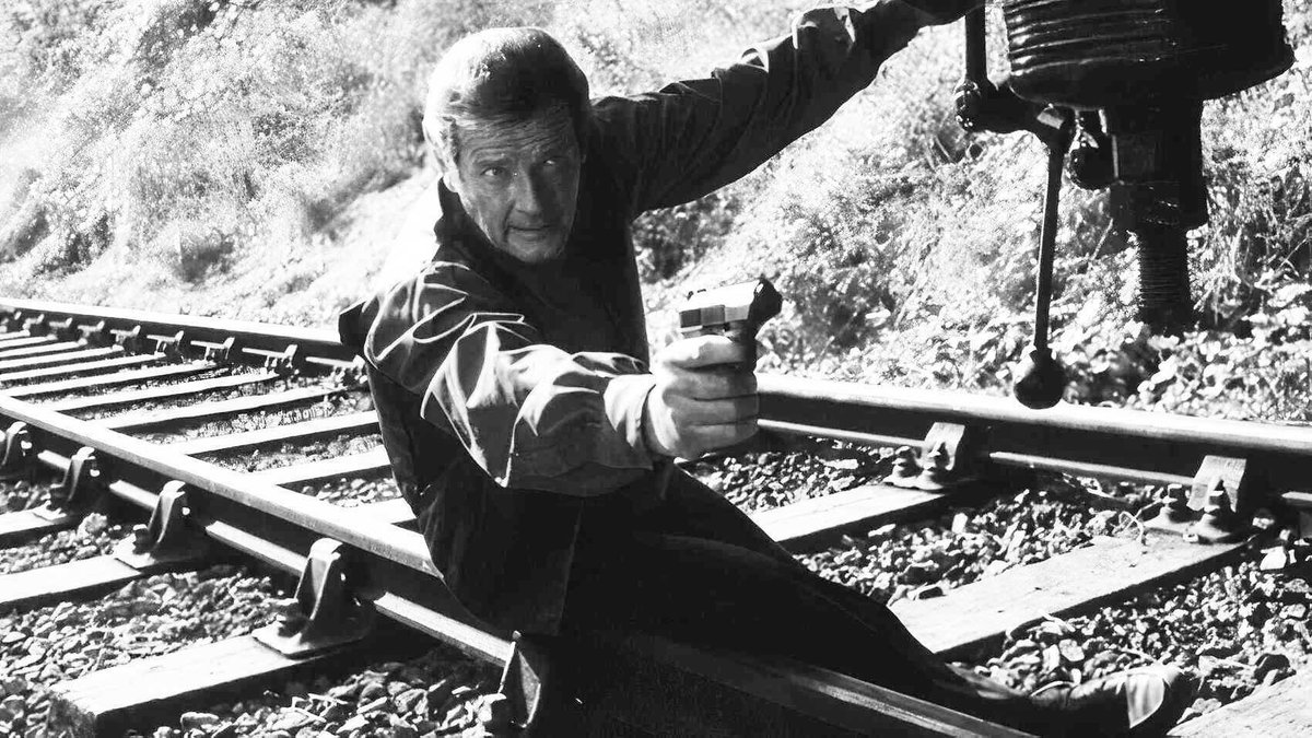 The Roger Moore Fan tweet media