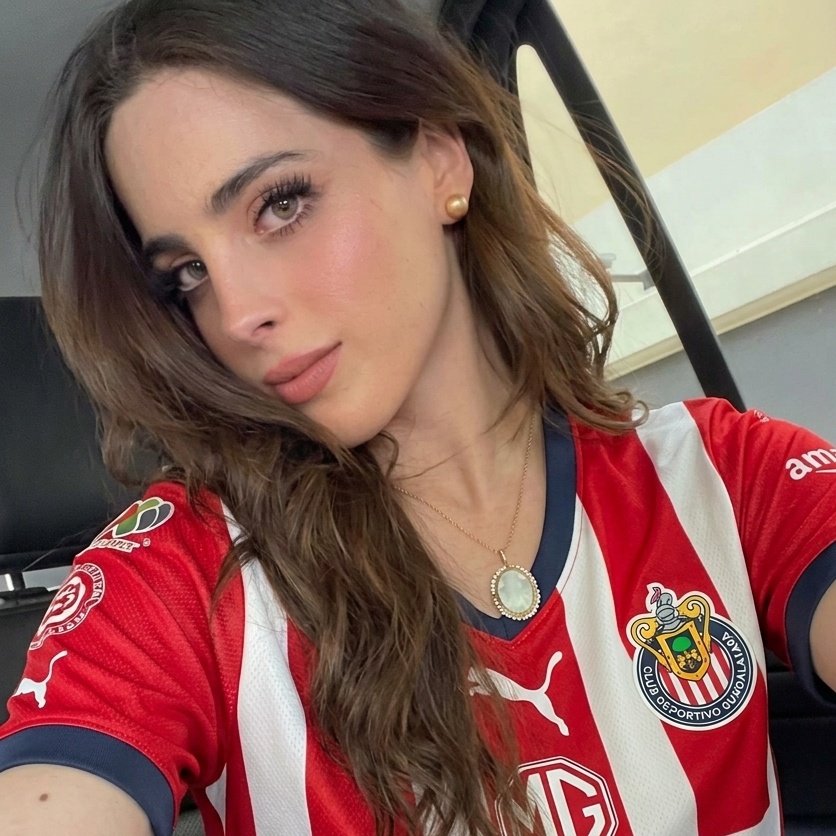 drevxlution's tweet photo. ❝ 𝓦𝐇𝐎'𝐒     𝐒𝐇𝐄  ? ❞
Mini presentación, hii soy drey, tengo 20, mexa y chivista que apoya a la selección, a Edson Álvarez y Fátima Bosch.

Tengo varias redes en las que escribo acerca de la selección por si gustan seguirme, se las dejo aquí abajito #chivas #chivastwt https://t.co/qytixKap1D