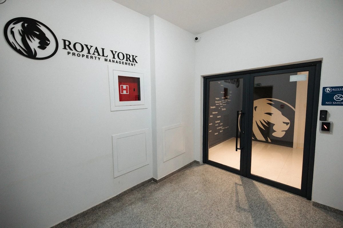 RoyalYorkPM's tweet photo. Before listing, we set rent with a comparable market analysis, priced to lease without leaving money on the table. #RYPM #TenantPlacement https://t.co/choTMSU4We https://t.co/N5r7HAsrb0