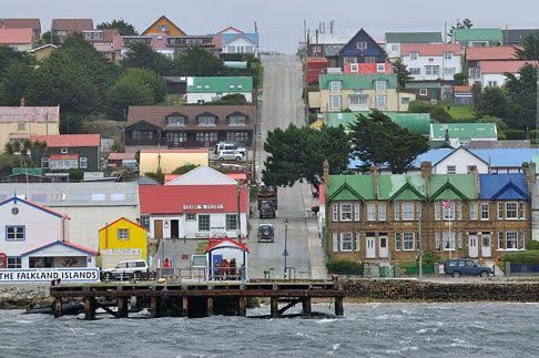 nfgfbpa's tweet photo. A pacata Puerto Argentino, Capital das Ilhas Malvinas, Argentina #Malvinas #Falklands #FalklandsGov #Penguens #FalklandsIslands #HonorYGloria #MalvinasArgentinas #PenguinScience #FalklandsConservation #MalvinasNosUne #LasMalvinasSonArgentinas #ForwardWithTheFalklands ๐ฆ๐ท https://t.co/vu087dNVnF
