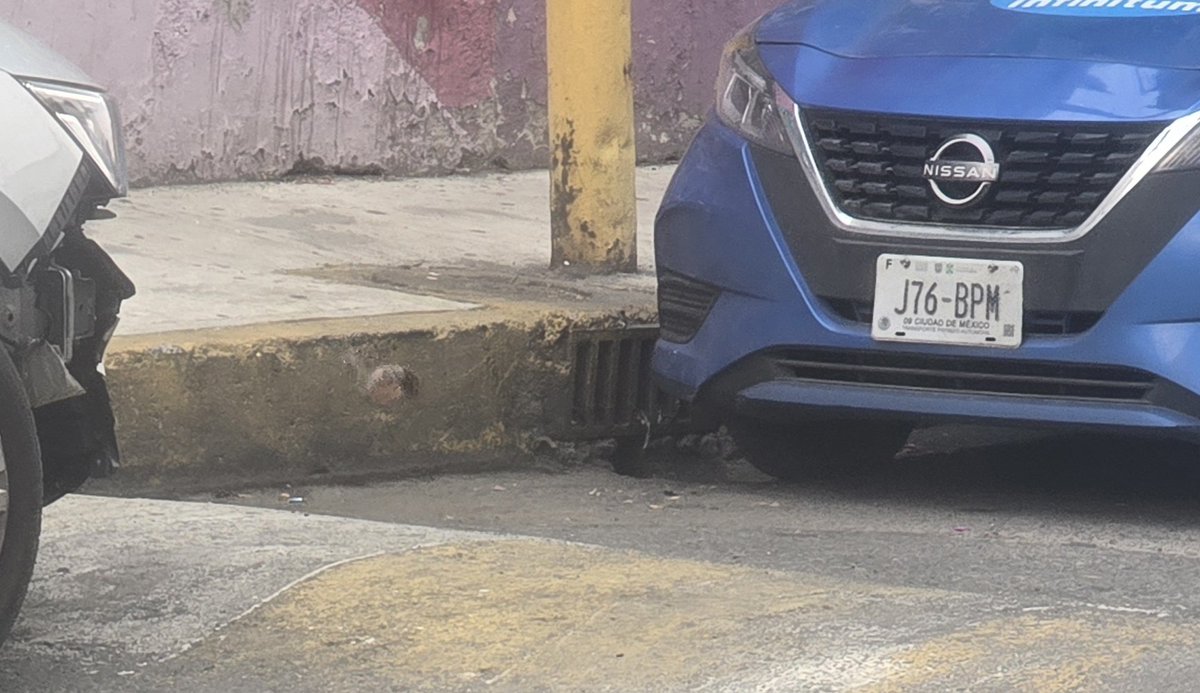 19Amgy's tweet photo. @TELMEXSoluciona @Telmex @AtencionProfeco No pues ahora resulta que el tec icono llega pero no se baja de su carro...esa es la prioridad que le dan https://t.co/kMEZfMQBgO