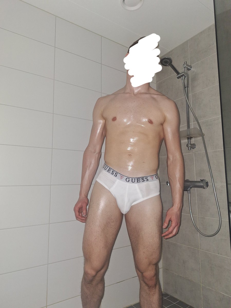 hockeyboyfin's tweet photo. Shall I be an ambassador for @GUESS underwear😏

#muscles #twunk #bigcock #gayathletes #gays #oily https://t.co/EMg7N3KqBC