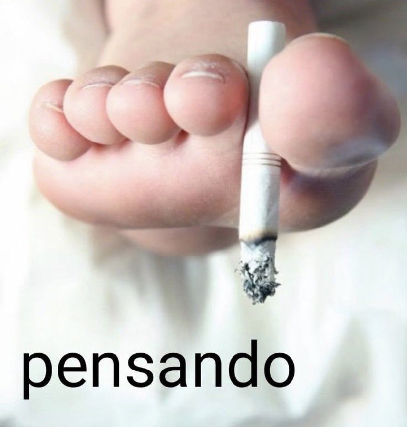 mingiocultista's tweet photo. que cor o satoru pintaria a unha https://t.co/kCZXDtqxBm