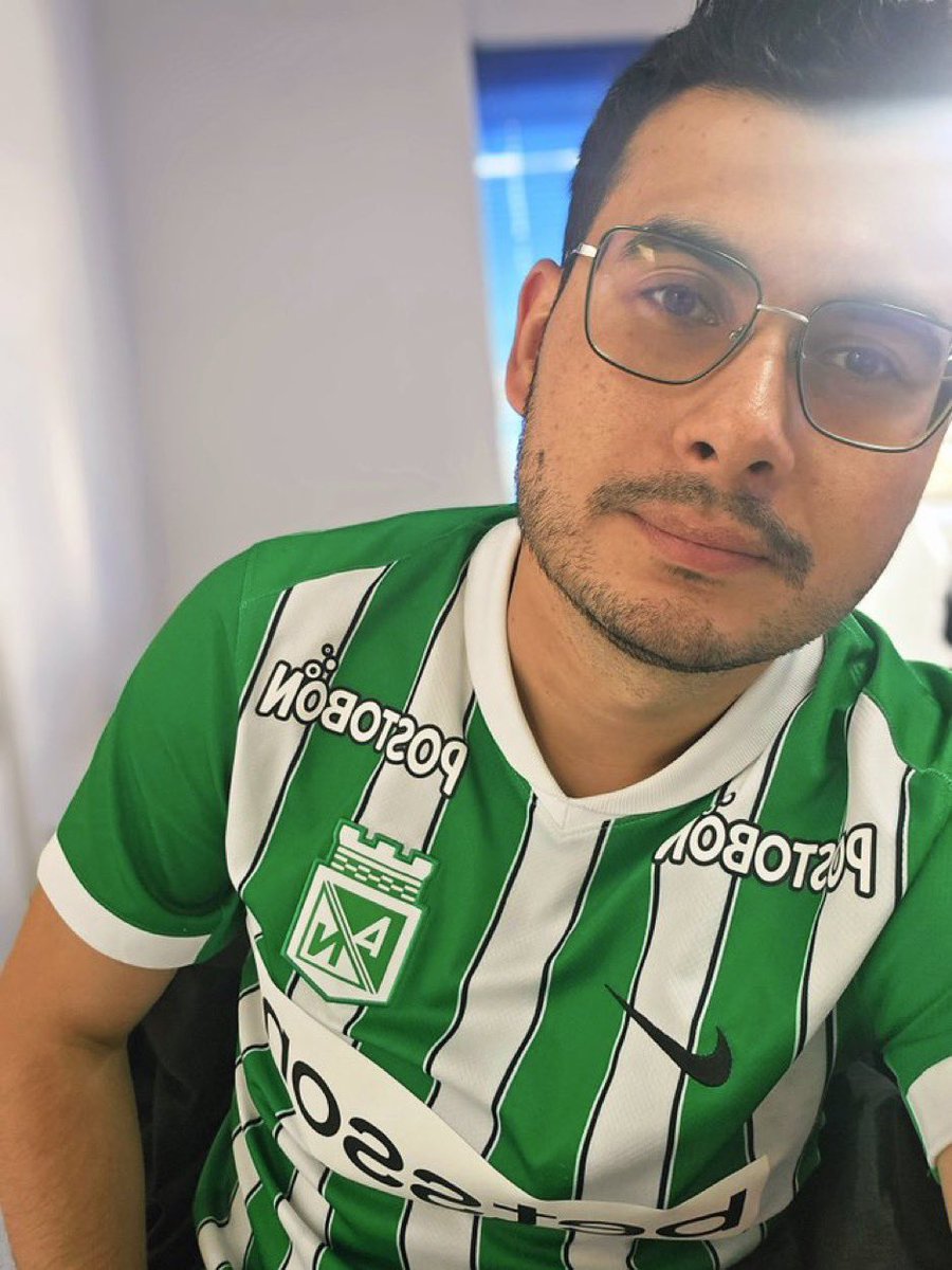 hectorafro's tweet photo. @Andresgallegos8 Indio marica se cree blanco la gonorrea está 🤣🤣🤣🤣🤣 https://t.co/HQ4sRptr5Q