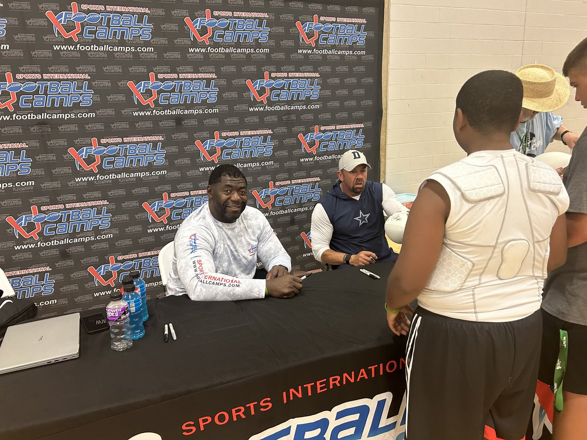 sifootballcamps's tweet photo. The Keith O’Quinn Passing, Receiving, and DB Academy and the Roman Oben Lineman Academy have officially kicked off at the University of North Texas! We’re looking forward to an incredible week of football! @R_Oben #sifootballcamps #trainwiththebest https://t.co/eIvHyR9h4q