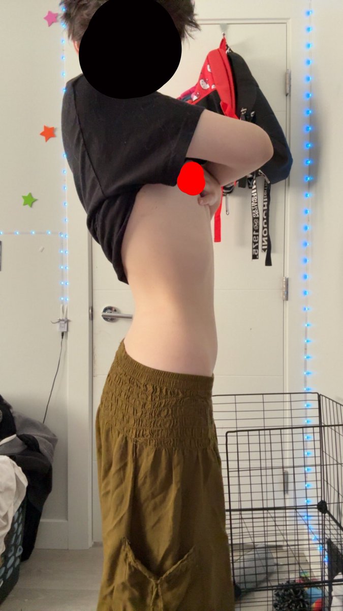 sticksandsand's tweet photo. I think i’m just gonna hate how i look no matter what i do like what bmi do i have to be to stop looking fat and start looking skinny https://t.co/OcXM96RzS7