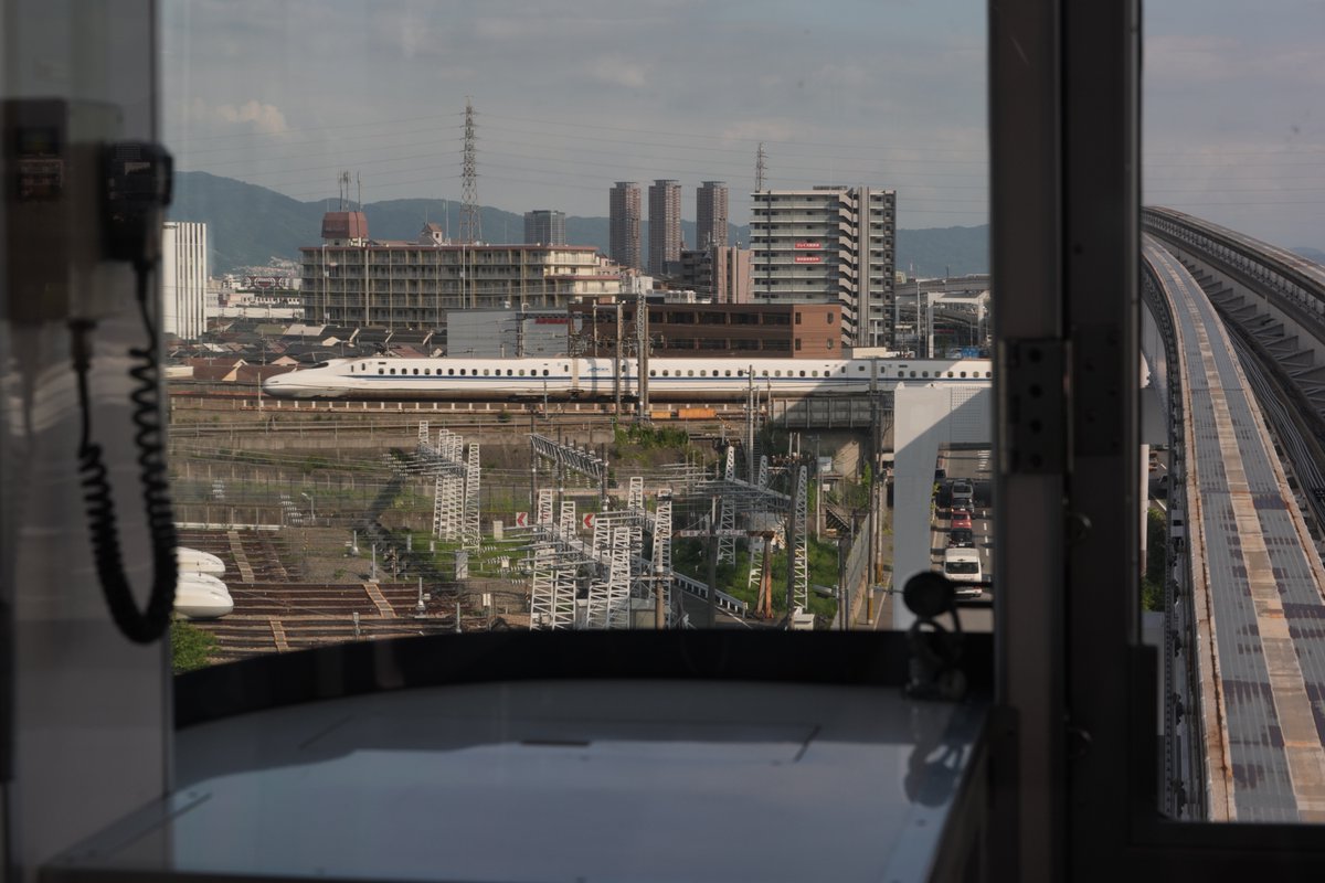 hawksnow_ok's tweet photo. 運良く、新幹線とコラボ
撮影日2026_07_09
撮影場所：摂津市 JR東海鳥飼車両基地
撮影場所：南摂津駅〜大日駅間　
大阪モノレール淀川橋梁
#大阪モノレールフォトコン2026
#一般部門 https://t.co/cirnn69QXd