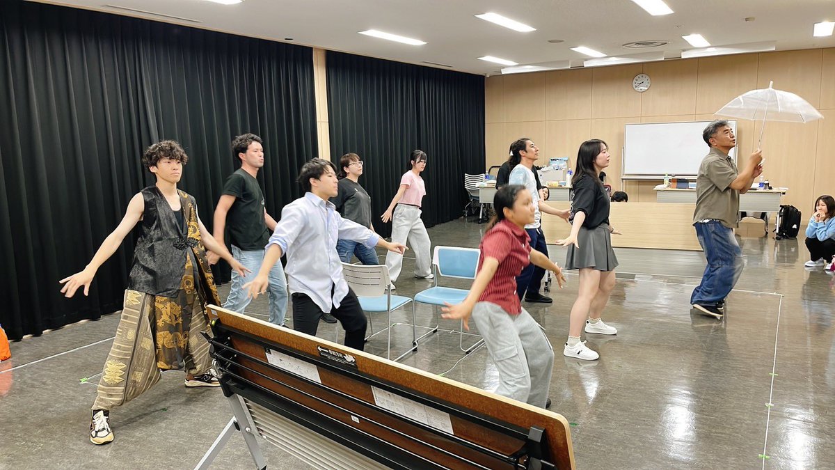 koharu129ike's tweet photo. 昨日は #灯の町 ダンス稽古でした！！(帰ってすぐ寝ちゃってツイート出来なかったなんて言えない)OPもラストもほぼ完成してとてもよいです💃
そして今日もお稽古だよみんなの衣装が見られる日なんだ行ってきます✊

土日公演半分以上埋まってるらしいです予約お済みですかー！
https://t.co/ADSMPjG5gu https://t.co/iNV2mY53Sl