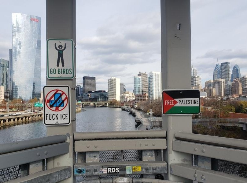 ultras_antifaa's tweet photo. “Go Birds, Fuck ICE, Free Palestine”

📍Philadelphia, USA https://t.co/N5usKwDksp