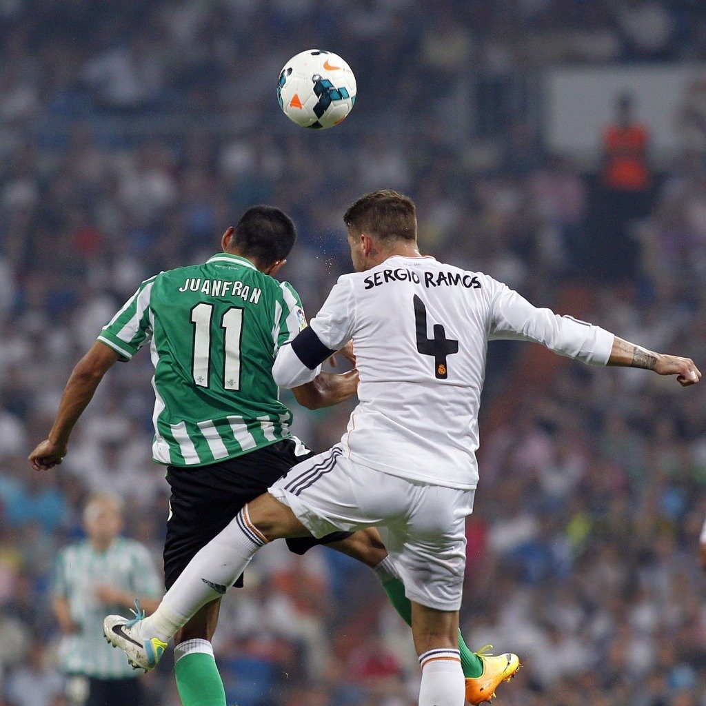 _MiguelReina's tweet photo. 🔢 El último jugador que vistió el dorsal 11 y su demarcación era lateral fue el peruano Juan Manuel Vargas en la 15-16.

🔙 Otros laterales que lucieron ese mismo número fueron Juanfran Moreno (13-14) Robert Jarni (1995-96) y Rafael Gordillo (1976-85) https://t.co/gJPBaKgcj0