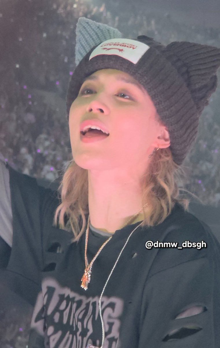 parisesamor's tweet photo. @JiminLatinoFB Las bonitas, siguen al bonito 😍💛✨
WE LOVE YOU JIMIN 
DIOR GLOBAL AMBASSADOR JIMIN
#JIMINxDIOR
#JIMINxPFW
#JIMINxDiorSummer27 #DiorSummer27 @Dior https://t.co/DvOKKsGkP0
