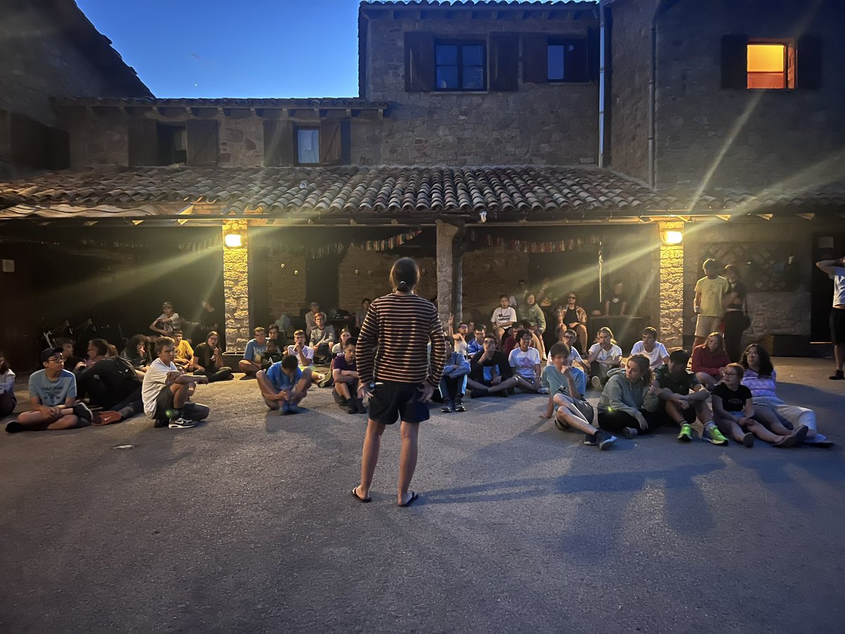 ActivitatsacidH's tweet photo. Setè dia, excursió amb autocar i tren del Ciment a la Pobla de Lillet, piscina i joc online “Antoni Gaudí”, Jardins Artigas i audiovisual de Castellar de n’Hug, joc de nit “El Castell”.

@acidH_IL #FIL #DIL 
 @activitatsacidh 
@GMultiesports @bcn_gracia @independent_gracia https://t.co/vTRyBL2JE3