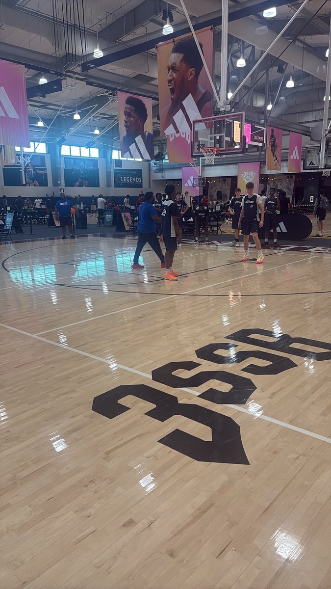 HoopsEdu's tweet photo. Preparation to perform.  Calm before the storm.  @UStarsse @adidasHoops  JULY IS HERE!! https://t.co/r5OCvoysgj