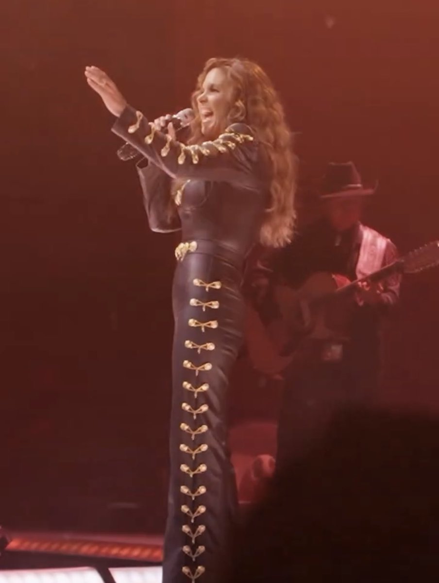 daniecmrgo's tweet photo. LUCEROOOOO 🚨🚨🚨🚨🚨🚨🚨🚨 🔗🇲🇽🎶 https://t.co/fwFeAsMiKZ