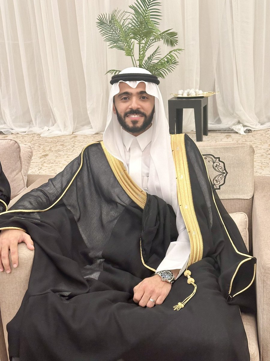 fahad_aldous's tweet photo. جانب من المدعوين لحفل زواج الشاب عبدالله بن فهد الجريبه من كريمة المرحوم/ سعد بن عبدالله بن خنين نساء انس في قاعة نياره للاحتفالات الله يوفقهم  ويبارك لهم بالذريه الصالحه .
#افراح_الجريبه_الخنين https://t.co/SDv1uCrydy