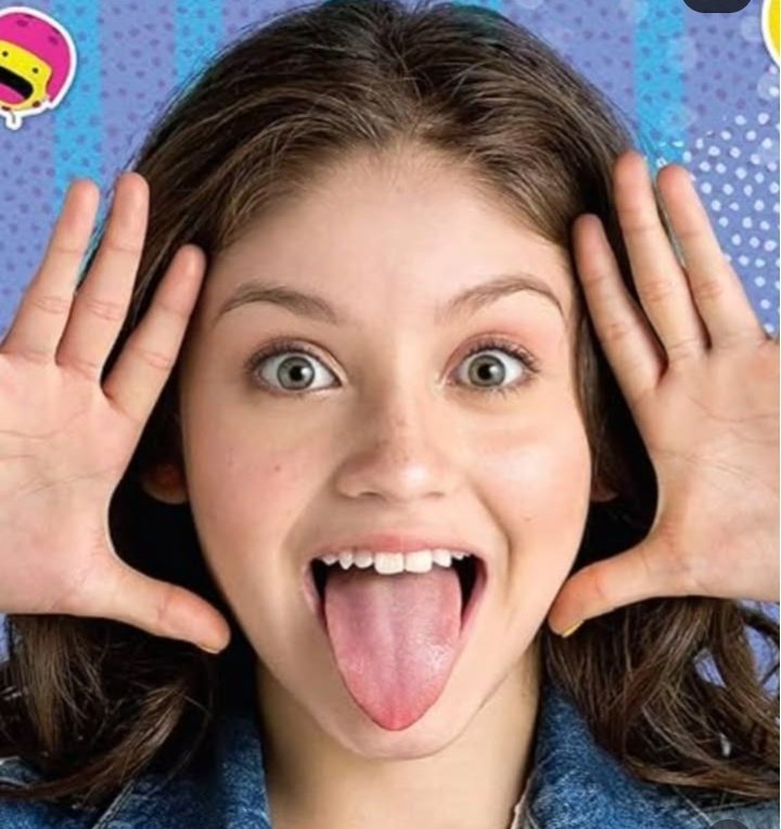 KSCentral09's tweet photo. 🥹🛼🫶🏼•KAROL! Karol Sevilla acabou de postar as seguintes fotos em seu Instagram,com a legenda do trecho da música "Mariposas" que ela compôs para o álbum de "Soy Luna: Volver a Rodar", "Não quero perder minha criança interior 🥹"!

TE AMAMOS e amamos a canção 🫶🏼!@karolsevilla https://t.co/w2n4z0c2Nk