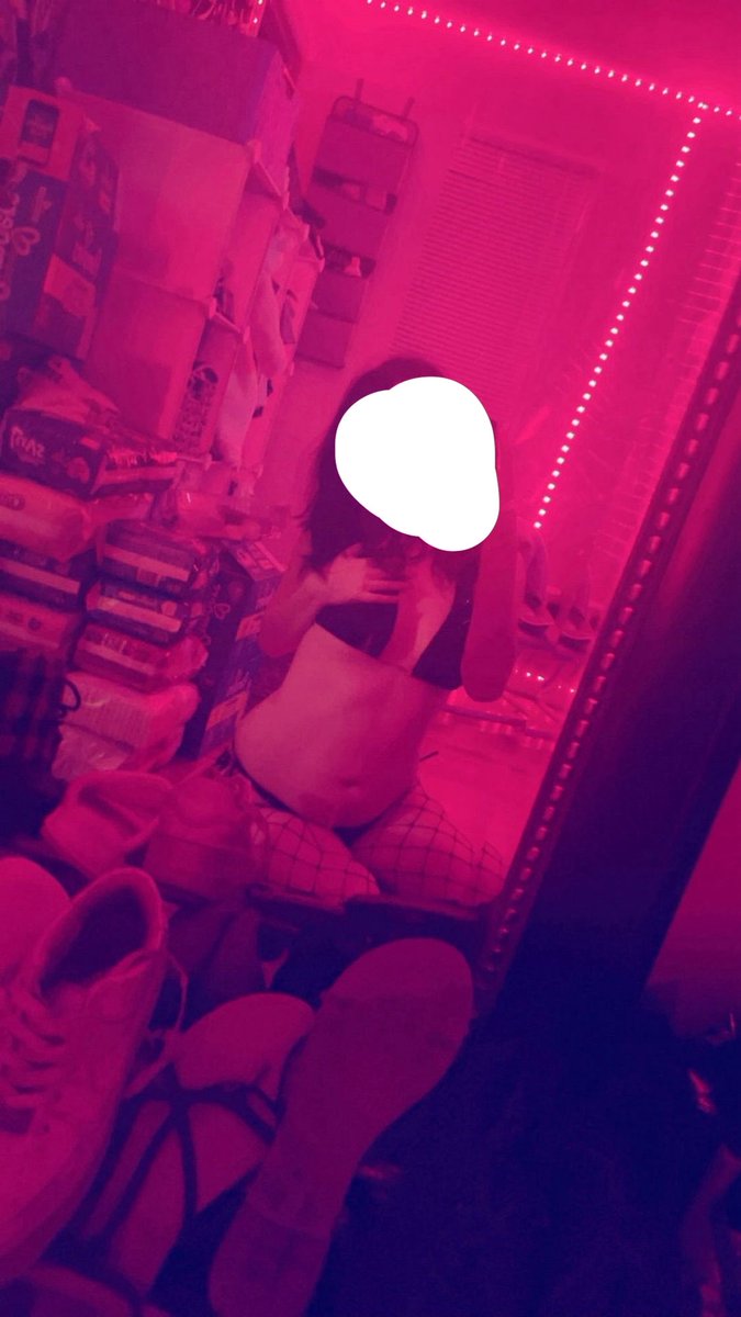 gothicsuzuki's tweet photo. Shouldn’t I post more content? 😋  snap-gothicsuzukixo for customs and calls! 
#breedingkink #19teen #nsfwㅤㅤ #nsfwtwtًً #moto #followme #customs #socials https://t.co/NsED34neT2