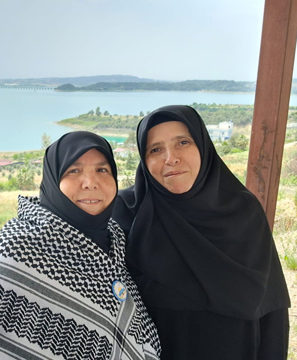 munzevibirkulll's tweet photo. Ya bu insanlar günlerdir neden gözaltında, hiçbir eylem yapmadan evlerinden gözaltına alındılar, böyle bir şey dünyanın neresinde görülmüş? Sebiha hocamız bugün rahatsızlandı bu insanları günlerdir gözaltında tutuyorsunuz bas bas bağırıyoruz bir yetkili çıkıp açıklama yapamıyor❗ https://t.co/4woiQP7z1F